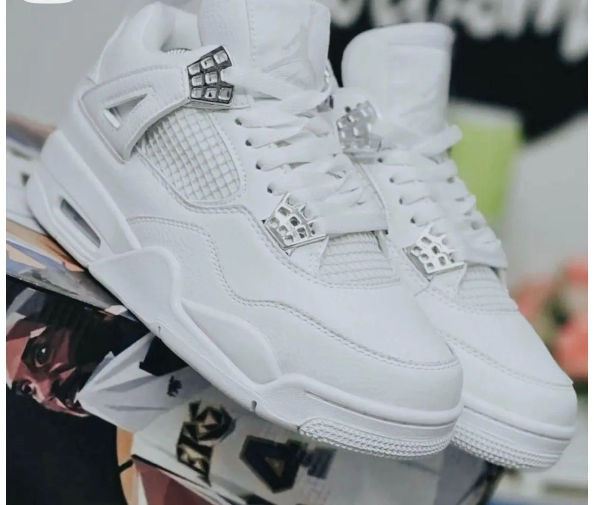 Jordan Retro 4 Blanca Plateado
